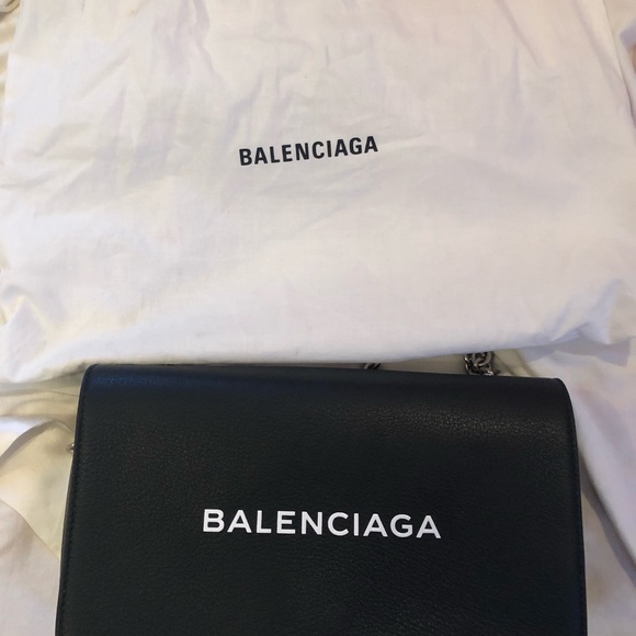 Balenciaga 
Everyday Large Chain Wallet - Picture 2 of 8
